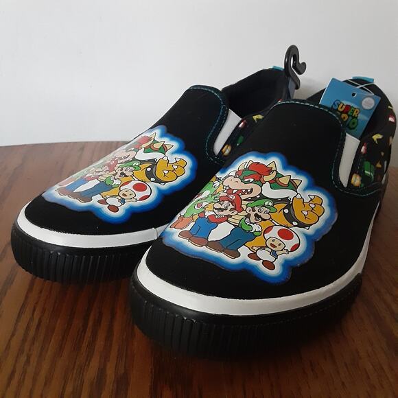 Nintendo SUPER MARIO Boys Size 4 Canvas Slip-On Sneakers Shoes - Picture 1 of 11